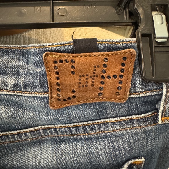 COH Citizens Of Humanity DYLAN DISTRESSED Drop Rise Cropped JEANS | 28 - Picture 2 of 13